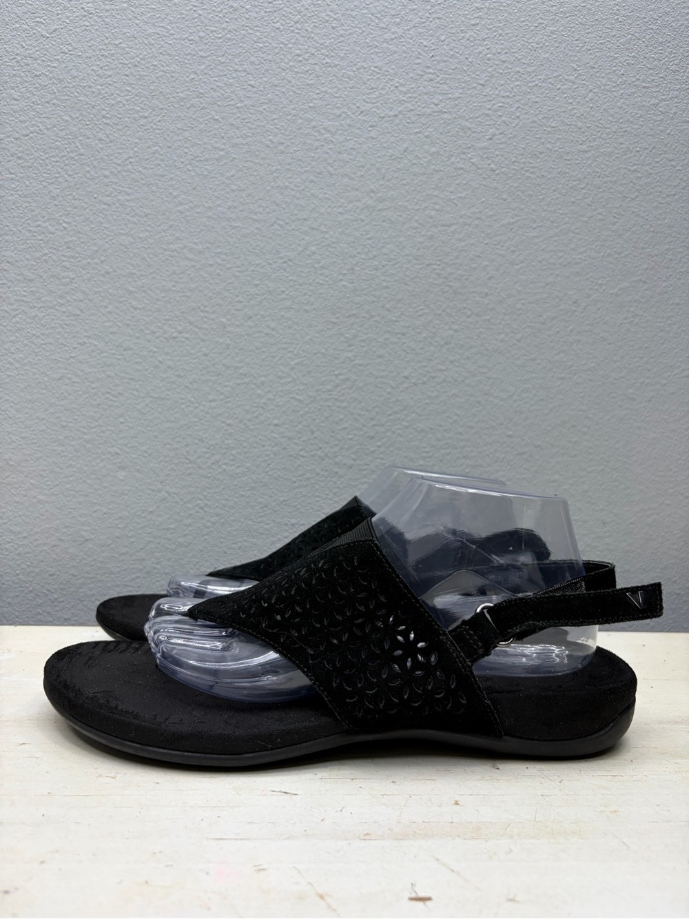Vionic Black Suede Nikki Sandals Size 10